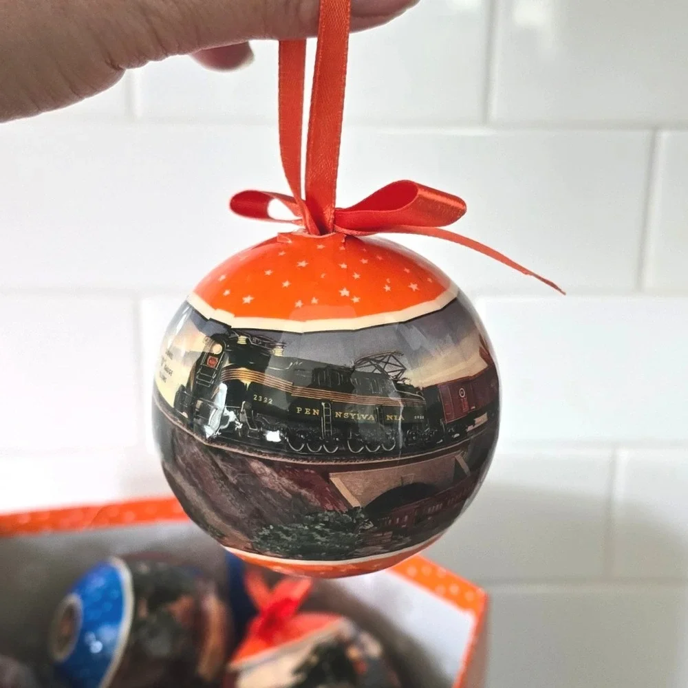 Lionel Trains Christmas Box‎ of 13 Plastic Ball Ornaments Post War Era Scenery
